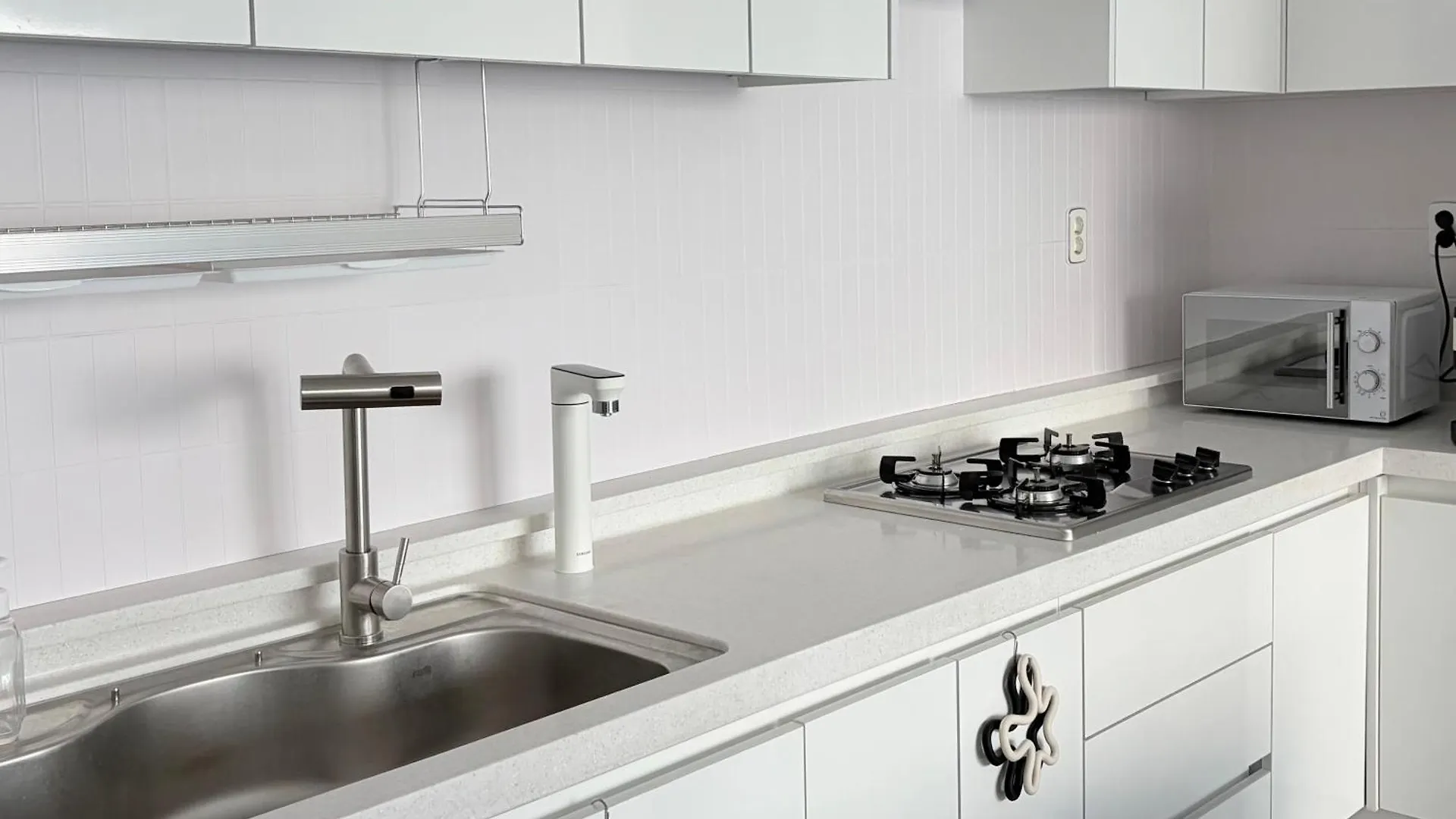 Spacious Home Near Incheon Airport For Families & Groups